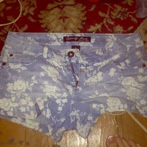 Size 5 Celebrity pink flower pattern shorts